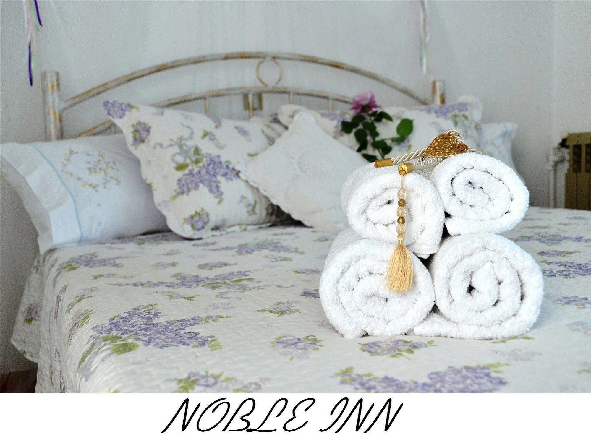Noble Inn 루트라키 외부 사진